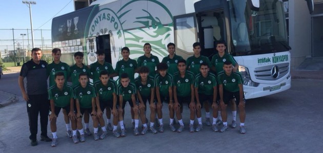 Konyaspor U17 takımı Göztepe maçı için İzmir’e gitti