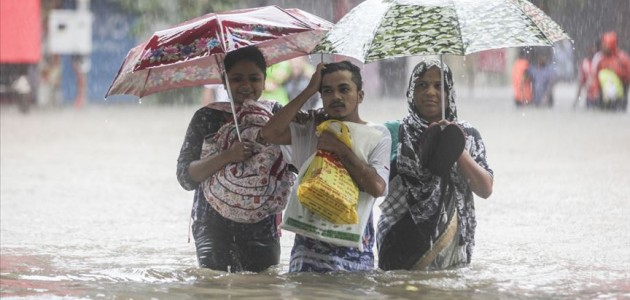 Hindistan’da muson yağmurları bu yıl bin 600’den fazla can aldı