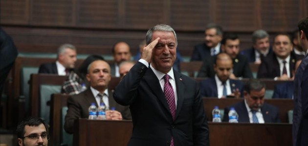 Hulusi Akar'dan 'asker selamı'