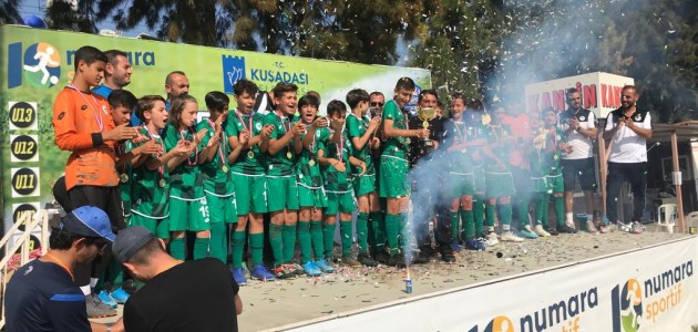 Konyaspor U13 takımı şampiyon oldu