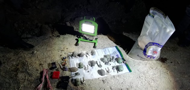 Van’da toprağa gömülü patlayıcı ve el bombası bulundu