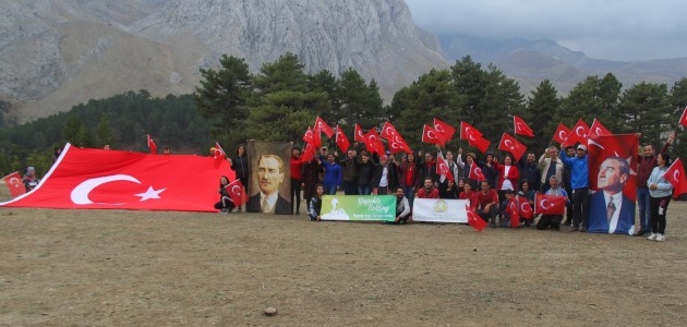 Cumhuriyet Bayramını bin 800 metre rakımlı Melikler Yaylası’nda kutladılar