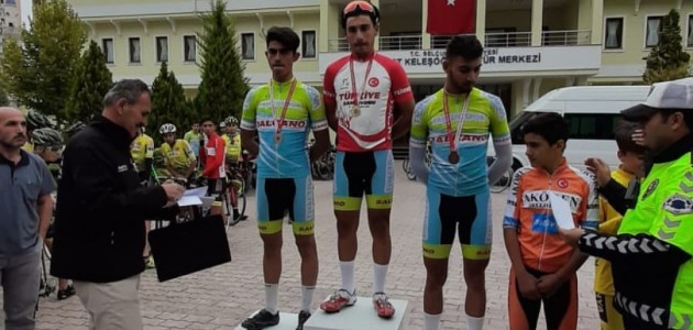Bisiklette Taşkent Spor Cumhuriyet Kupasına Mührünü Vurdu