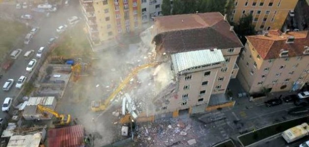 Kağıthane’de yurt binası yıkımı
