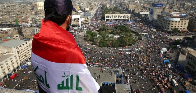 Irak’ta göstericiler hükümetin istifasını ve başkanlık sistemine geçilmesini istiyor