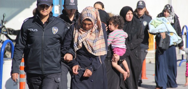Konya’da bebekleri sokağa  terk eden aile adli kontrolle serbest