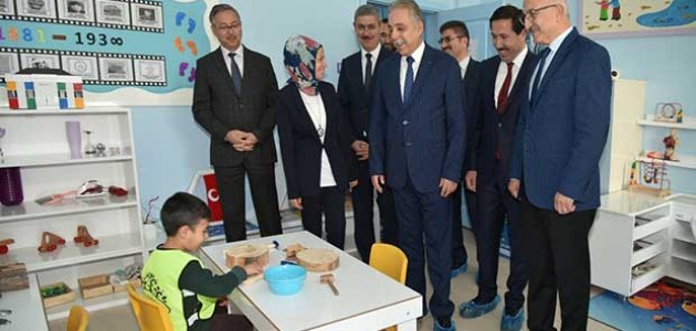 Vali Toprak Fetihkent anaokulunu ziyaret etti