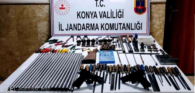 Konya’da kaçak silah operasyonu