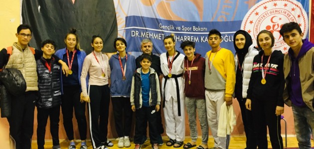 Meram Belediyespor taekwondo takımı şampiyonaya damga vurdu