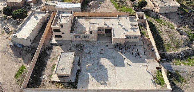 Barış Pınarı Harekatı bölgesinde PKK/YPG’nin tahrip ettiği okullar onarılıyor