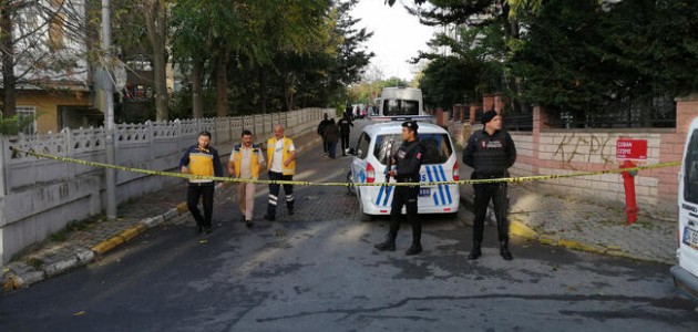 Bakırköy’de bir evde 1’i çocuk 3 kişi ölü bulundu
