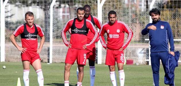Lider Sivasspor’da Kayserispor maçı hazırlıkları devam ediyor