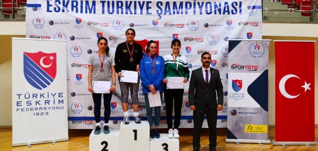 Konyasporlu eskrimciler üç madalya kazandı