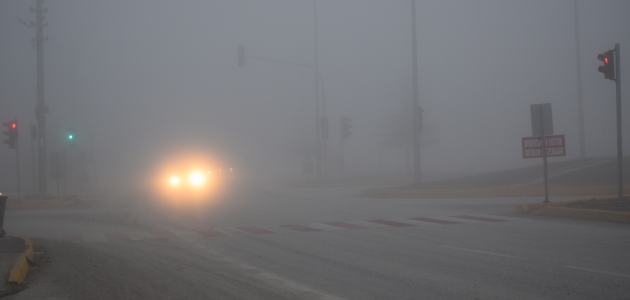 Konya-Ankara kara yolundaki sisli hava üçüncü gününe girdi