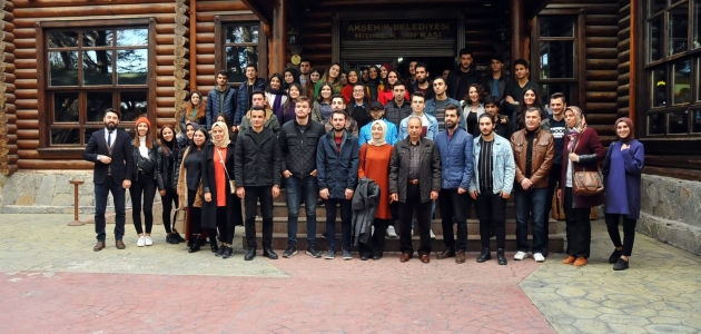 Üniversiteli öğrenciler Akşehir’i gezdi