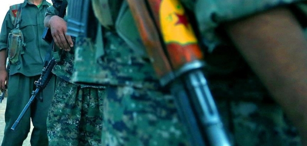 Terör örgütü YPG/PKK Deyrizor’da sığınmacı kampını ateşe verdi