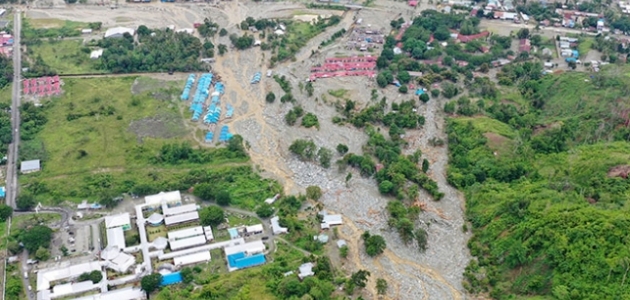 Endonezya’da doğal afetler 11 ayda 462 can aldı