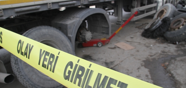 Konya’da tamir ettiği kamyon lastiği patlayınca yaralandı