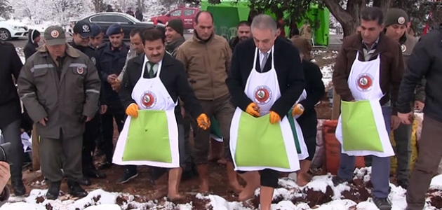 Konya’da 19 bin kilogram tohum toprakla buluşturuldu