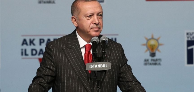 Cumhurbaşkanı Erdoğan: Vatandaşa tepeden bakan kibir abidelerinin bu davada yeri olmaz