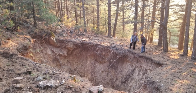 Spil Dağı’nda oluşan obruğun çevresi kapatılıyor