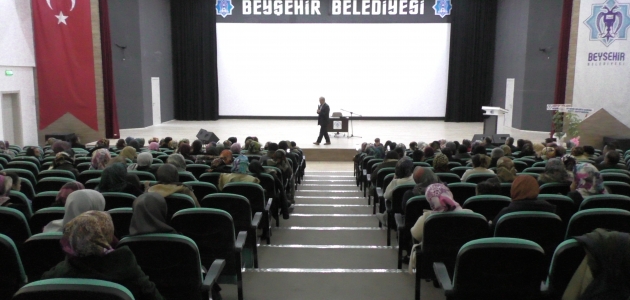Beyşehir’de çocuk sorunları konulu konferans düzenlendi