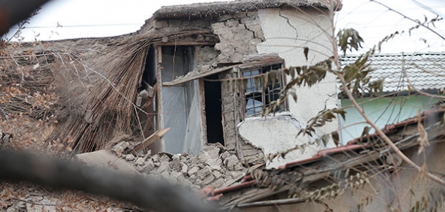 Bakan Kurum Konya’da kerpiç evin çöktüğü bölgede dönüşüme başlanacağını açıkladı