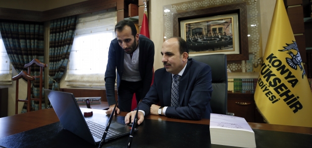 Konya’da belediye başkanları AA’nın “Yılın Fotoğrafları“ oylamasına katıldı