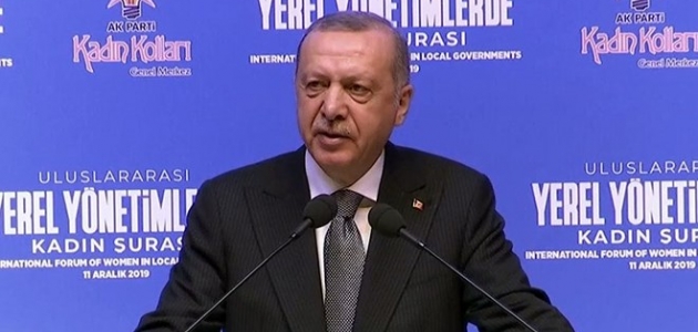 Erdoğan: Evlatları için nöbet tutan annelerin fendi, teröristleri yenmiştir