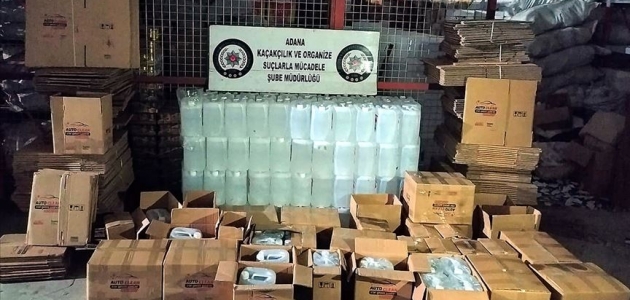 Adana’da ’antifrizli cam suyu’ yazılı kolilerde bin litre etil alkol ele geçirildi