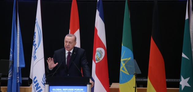Erdoğan: Mülteci meselesi birkaç ülkenin çabasıyla önlenemez