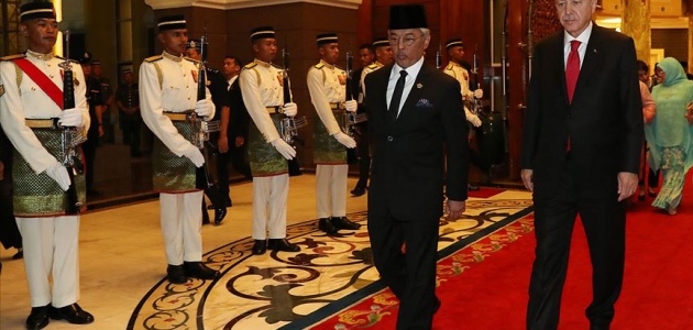 Cumhurbaşkanı Erdoğan Malezya Kralı Sultan Abdullah ile görüştü