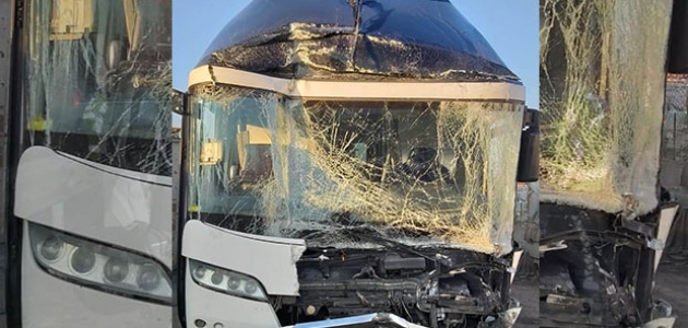Aksaray’da yolcu otobüsü tıra çarptı: 4 yaralı