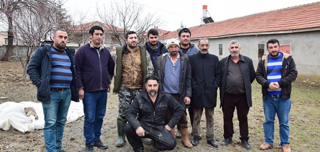 Konya’da ahır yangınında 240 hayvanı telef olan üreticiye yardım eli