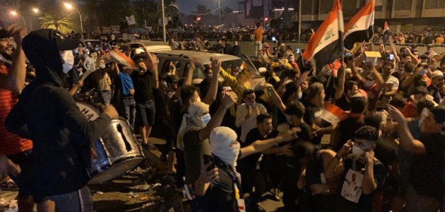 İranlı komutanın öldürülmesinden sonra Bağdat’ta sevinç gösterileri düzenlendi