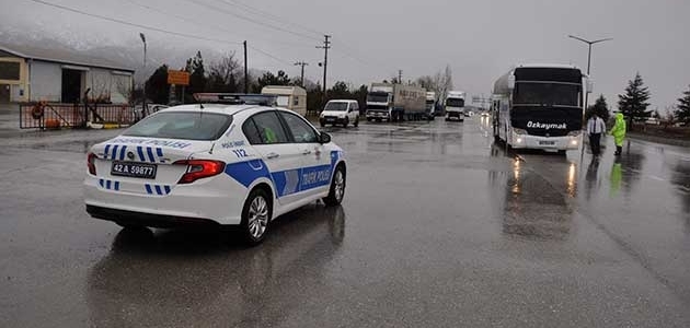 Konya-Seydişehir yolu kar nedeniyle kapandı!