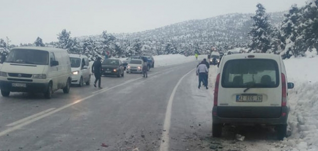 Konya’da kamyonetle otomobil çarpıştı: 5 yaralı