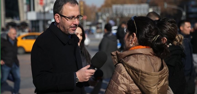 Bakan Kasapoğlu Gazeteciler Günü’nde muhabir oldu