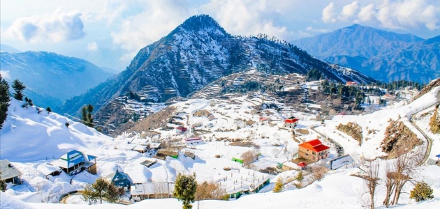 Pakistan’da rekor kar yağışı 14 can aldı