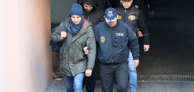 İzmir’de, FETÖ’den gözaltına alınan 105 asker adliyeye sevk edildi