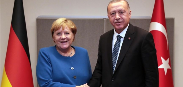 Erdoğan ve Merkel’den Libya görüşmesi