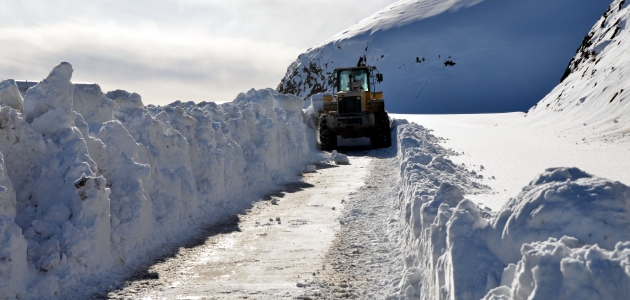 Sivas’ta kar nedeniyle 128 köy yolu ulaşıma kapandı