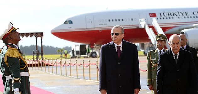Cumhurbaşkanı Erdoğan Cezayir’e geldi