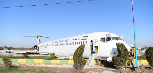 İran’da yolcu uçağı iniş sırasında pistten çıktı