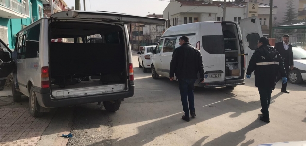 Konya’da kaçak göçmen taşıyan sürücü kovalamaca sonucu yakalandı