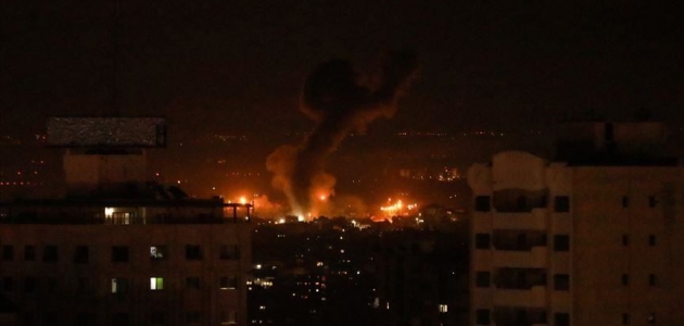 İsrail Gazze’yi hava saldırısıyla vurdu