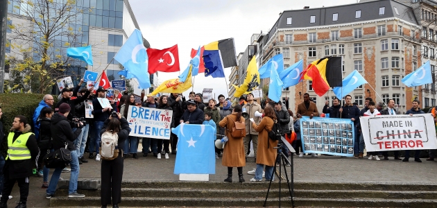 Brüksel’de Uygur Türkleri, Çin’i protesto etti