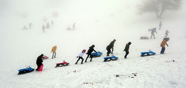 Aladağ, kayak tutkunlarını ağırlamak için tesisleşmeyi bekliyor