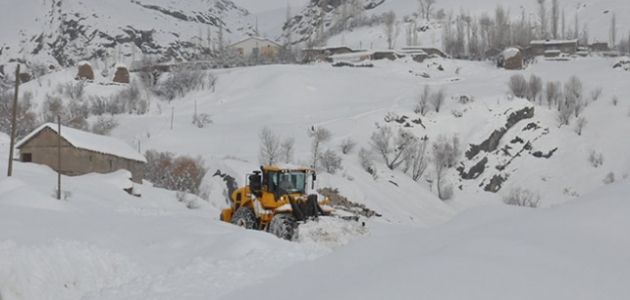 Sivas’ta 123 köy yolu kar nedeniyle ulaşıma kapandı