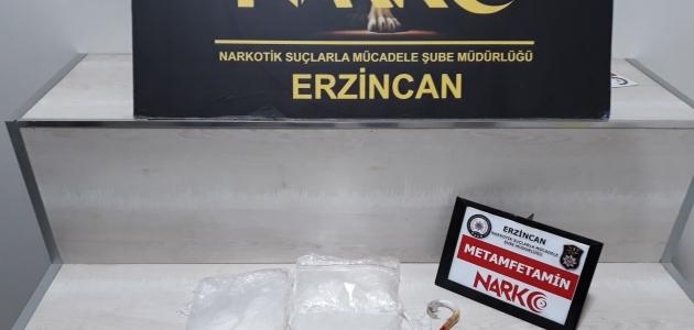 Erzincan polisinin uyuşturucu operasyonlarında yakalanan 4 kişi tutuklandı